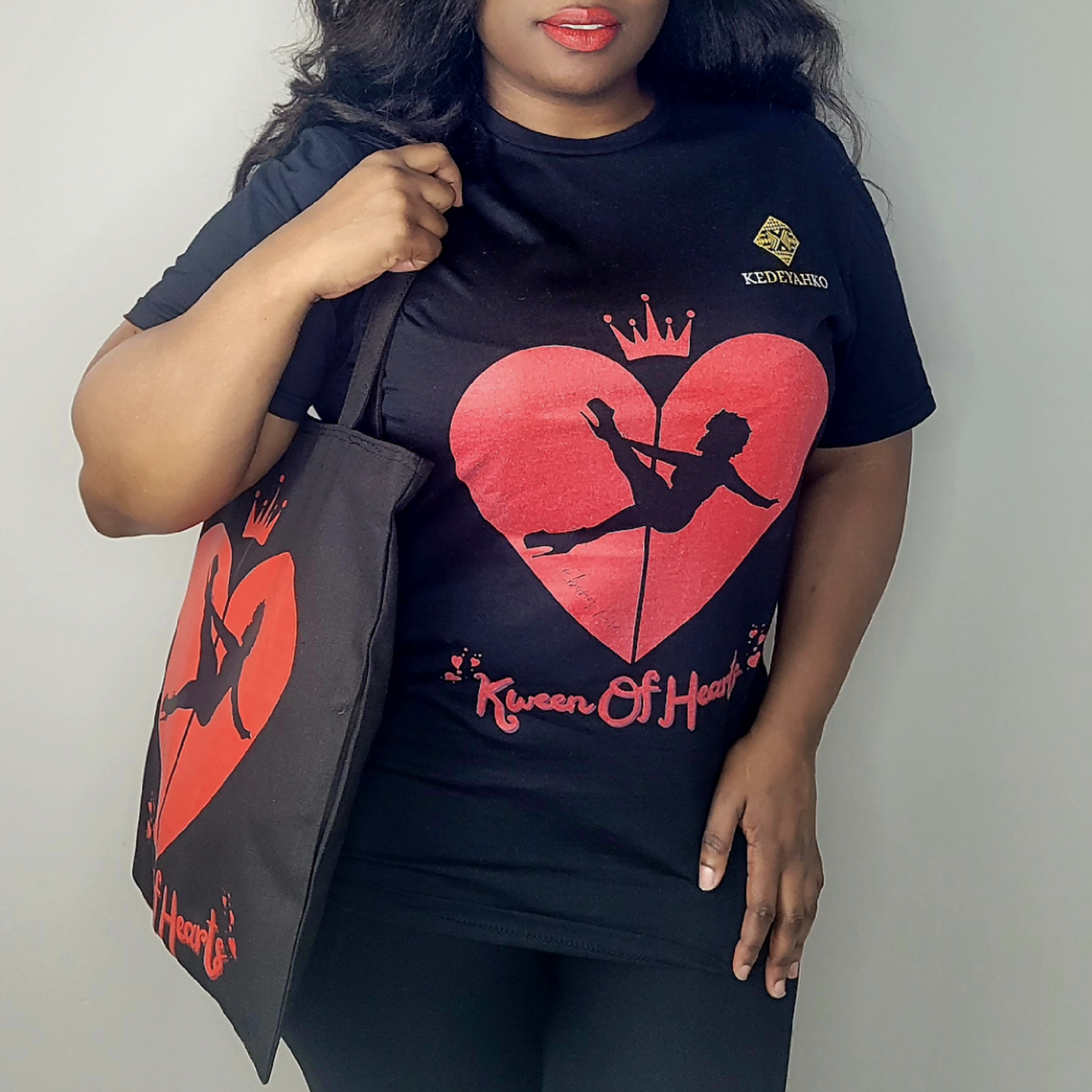 "Kween Of Hearts" Ebony-Rose Black T-Shirt